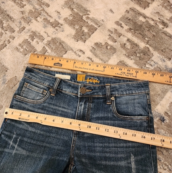 Kut from the kloth Katy boyfriend jean shorts. Cuffed. 6.5". Women's size 4. - Picture 15 of 15